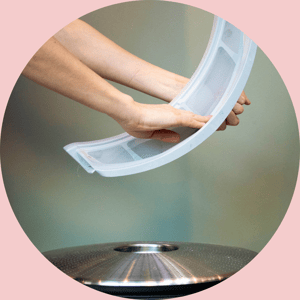 Hos Clean Kokos anbefaler vi at du tømmer lofilteret i trommelen før du setter på en tørk.